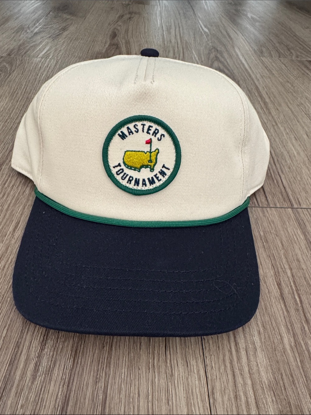 Masters Two-Tone Golf Cap in Cream and Navy
